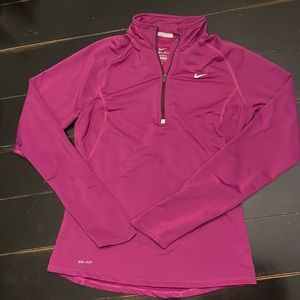 CUTE Nike Running Dri-Fit Medium Long Sleeve